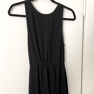 Wilfred dress with tie back and pockets